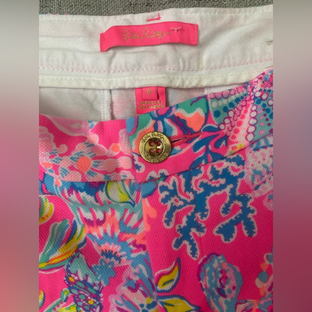 Lilly Pulitzer Pink, Green, Blue Callahan Shorts in Pink Isle size 8 with pocket - Picture 6 of 9